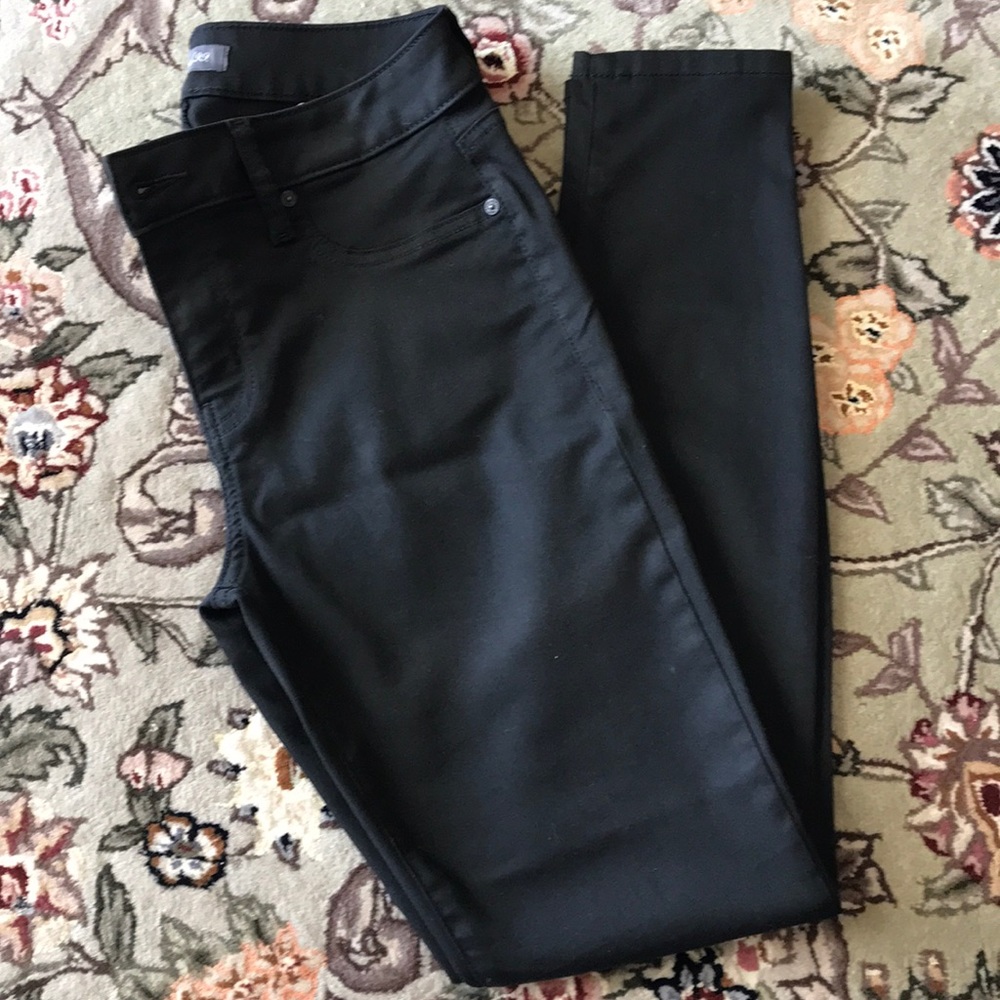 Black jeggings